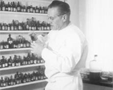 1969: Zeel® se convierte en el primer medicamento disponible para la artrosis fabricado homeopáticamente